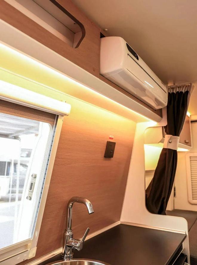 月28亮相成都房车展价格配置秒杀露营车pg电子娱乐平台10多万的B型房车11(图6) 月28亮相成都房车展价格配置秒杀露营车pg电子娱乐平台10多万的B型房车11(图6)