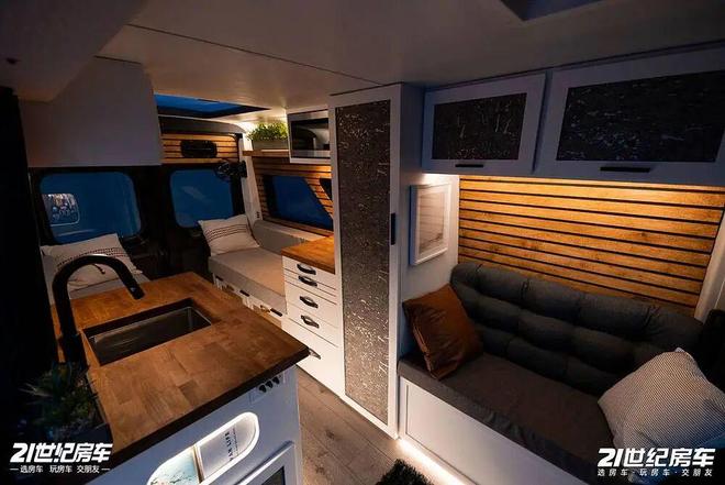 m Promaster露营车把舒适感拉满了pg电子中国网站四面环窗仰望星空!这辆Ra(图8) m Promaster露营车把舒适感拉满了pg电子中国网站四面环窗仰望星空!这辆Ra(图8)