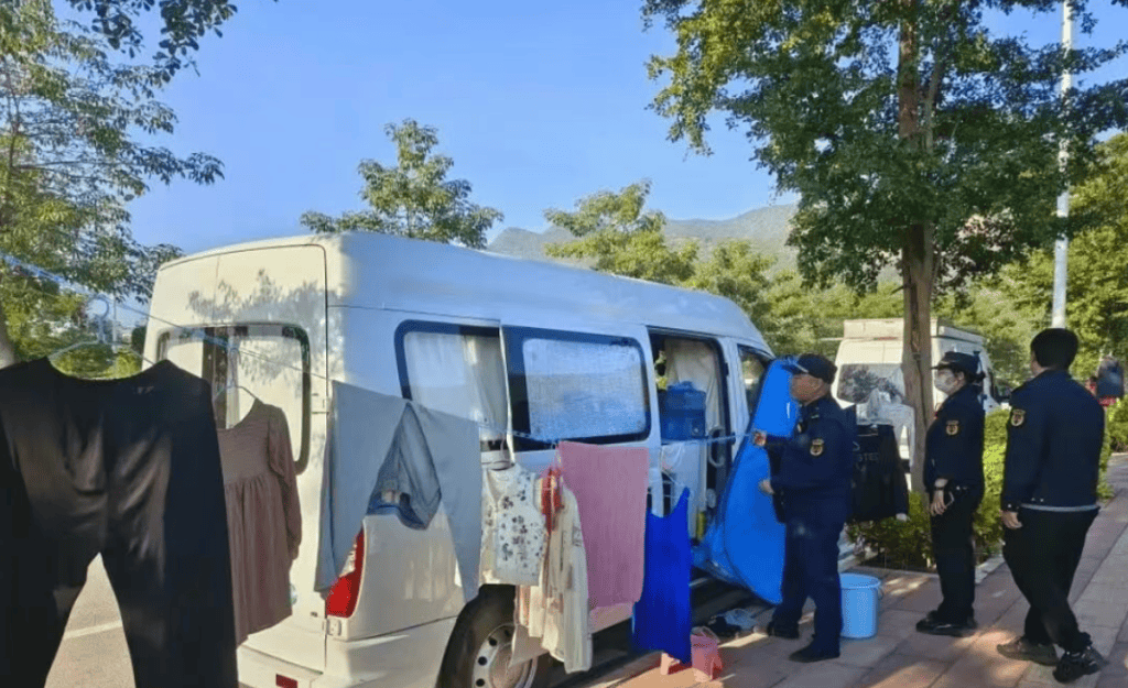 点外禁止房车在公共场所生火做饭pg试玩云南元江：除指定停放(图3)